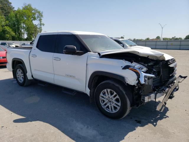 5TFLA5AB8NX016548 - 2022 TOYOTA TUNDRA CREWMAX SR WHITE photo 4