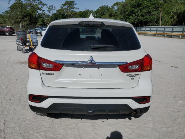 JA4AP3AW0JU020113 - 2018 MITSUBISHI OUTLANDER ES WHITE photo 6