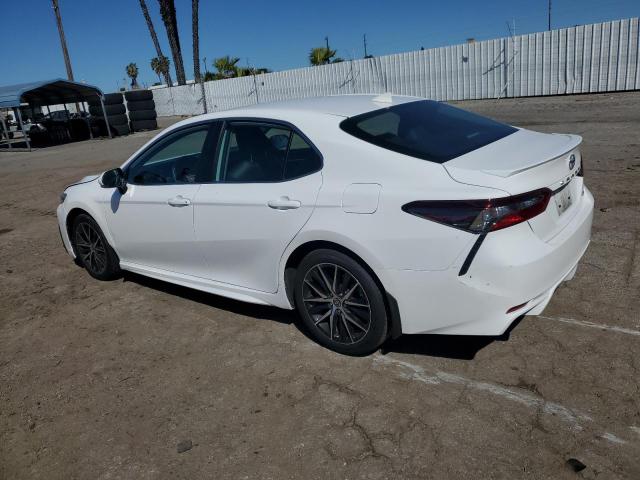 4T1G11AK1RU911313 - 2024 TOYOTA CAMRY SE NIGHT SHADE WHITE photo 2