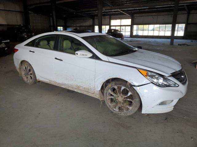 5NPEC4AB3DH608396 - 2013 HYUNDAI SONATA SE WHITE photo 4