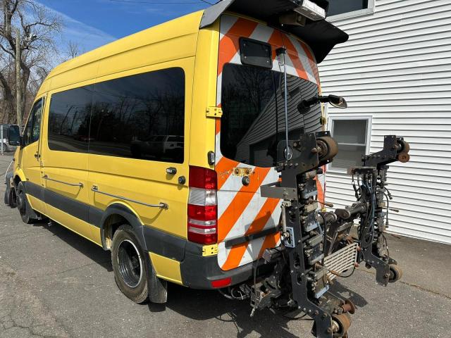 WD3PF0CC1D5779558 - 2013 MERCEDES-BENZ SPRINTER 3500 YELLOW photo 2