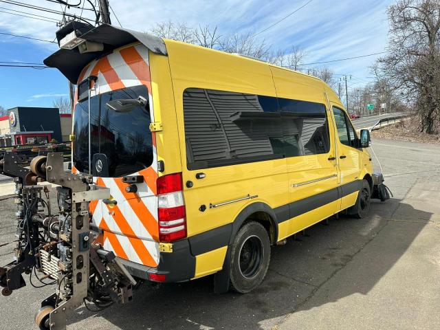 WD3PF0CC1D5779558 - 2013 MERCEDES-BENZ SPRINTER 3500 YELLOW photo 3