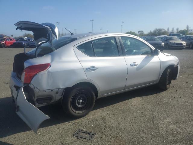 3N1CN7AP7GL876616 - 2016 NISSAN VERSA S SILVER photo 3