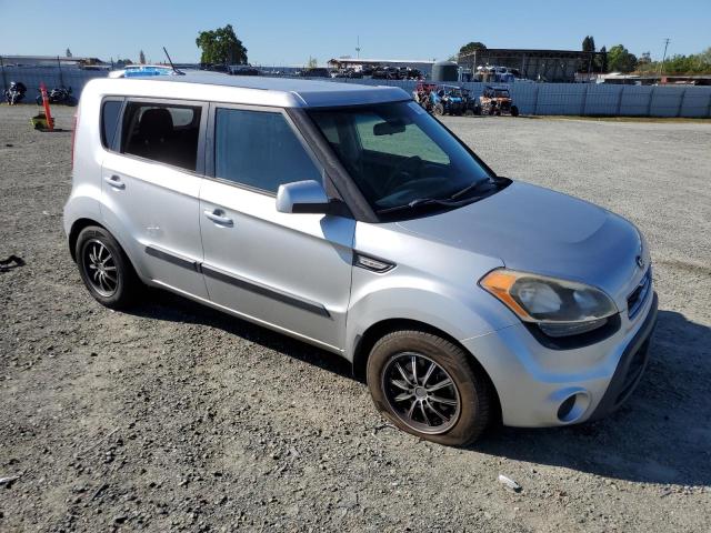 KNDJT2A54D7566242 - 2013 KIA SOUL SILVER photo 4