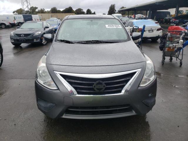 3N1CN7AP0HL843281 - 2017 NISSAN VERSA S GRAY photo 5