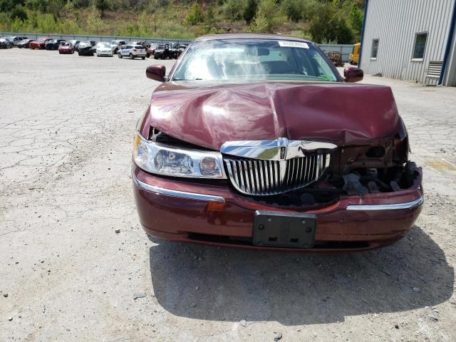 1LNHM83W8YY906394 - 2000 LINCOLN TOWN CARTIER MAROON photo 5