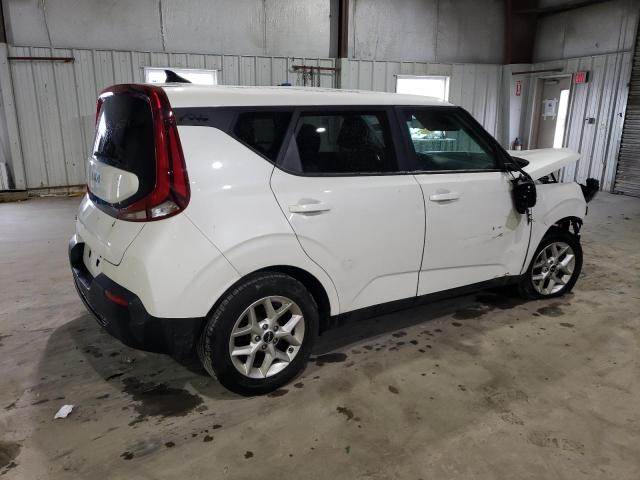 KNDJ23AU5N7833048 - 2022 KIA SOUL LX WHITE photo 3