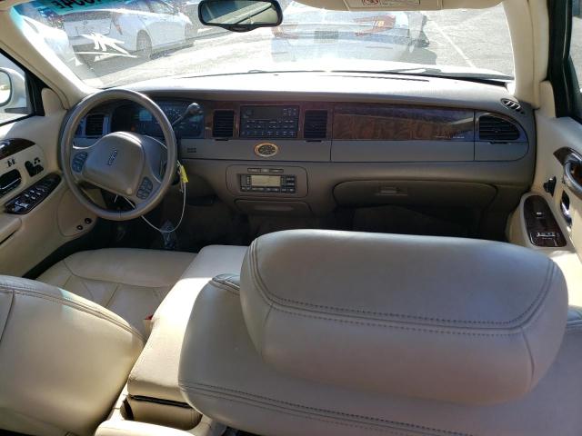 1LNHM83W6XY614113 - 1999 LINCOLN TOWN CARTIER CREAM photo 8