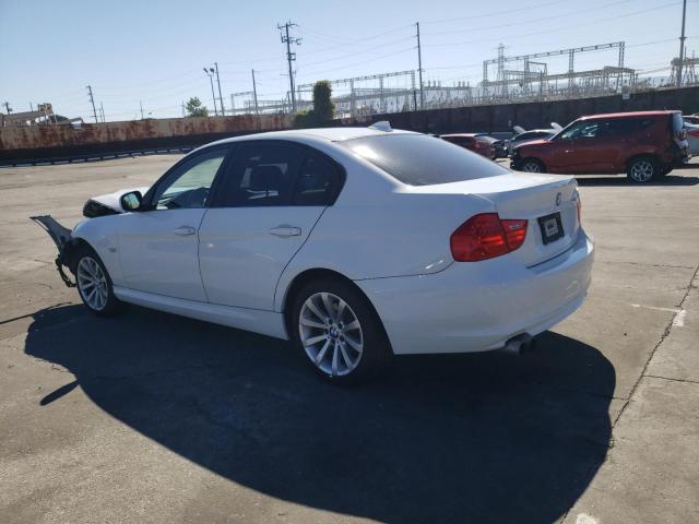 WBAPH5C58BA444930 - 2011 BMW 328 I SULEV WHITE photo 2