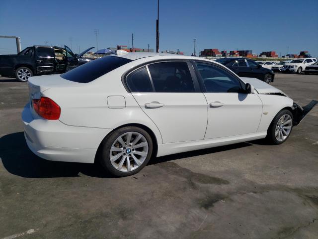 WBAPH5C58BA444930 - 2011 BMW 328 I SULEV WHITE photo 3