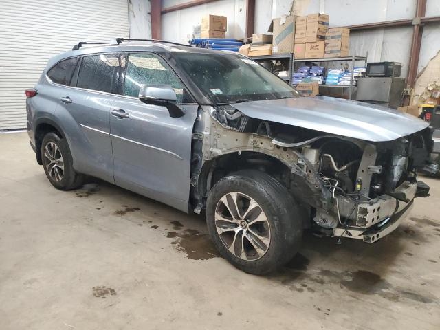 5TDHZRAH0NS127210 - 2022 TOYOTA HIGHLANDER XLE 蓝色 照片 4