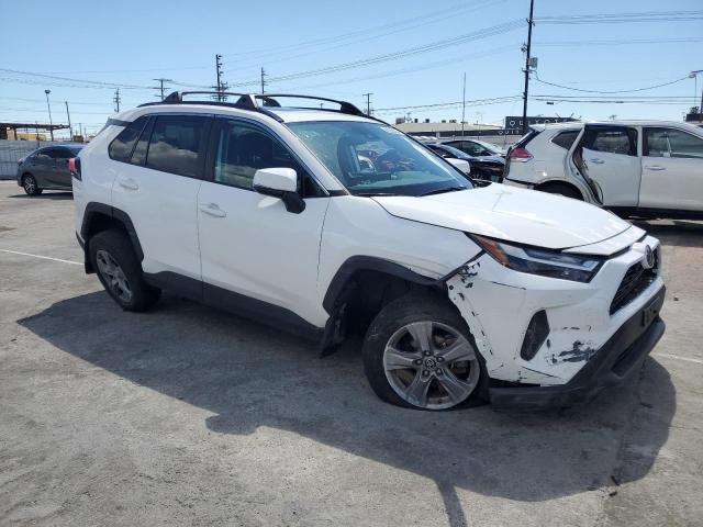 2T3W1RFV0NC174296 - 2022 TOYOTA RAV4 XLE WHITE photo 4