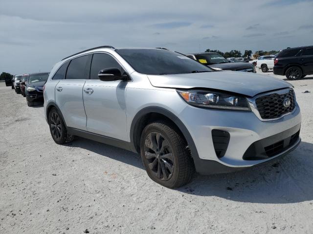 5XYPG4A51LG641877 - 2020 KIA SORENTO S SILVER photo 4