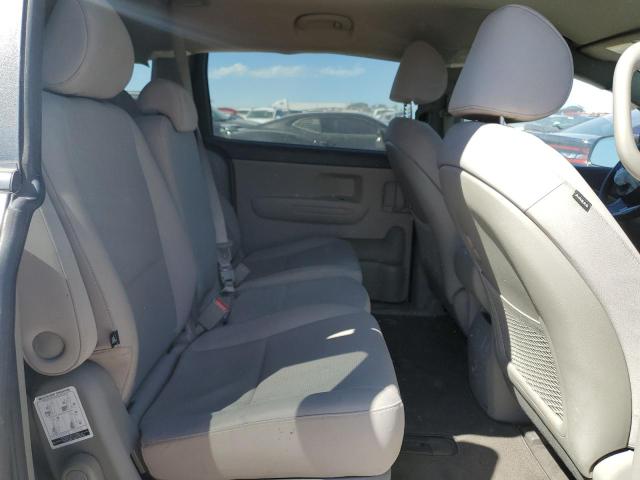 KNDMB5C14G6107427 - 2016 KIA SEDONA LX GRAY photo 10