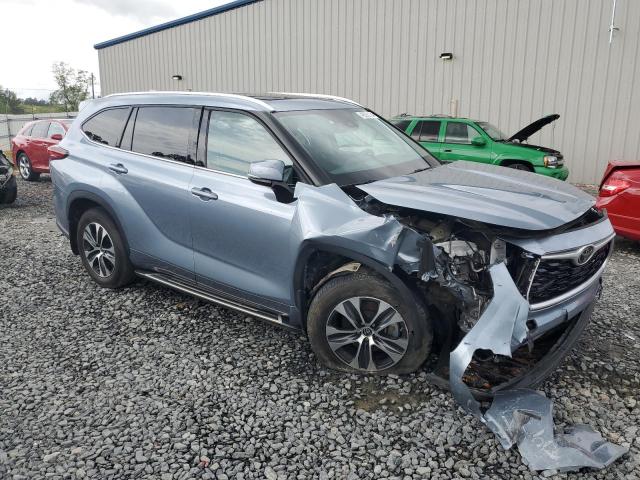 5TDGZRBH2MS153249 - 2021 TOYOTA HIGHLANDER XLE SILVER photo 4