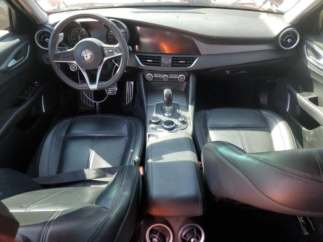 ZARFAEDNXH7533735 - 2017 ALFA ROMEO GIULIA Q4 红色 照片 8