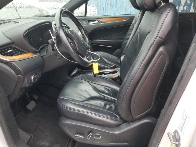 5LMCJ2C92HUL23656 - 2017 LINCOLN MKC SELECT Weiß Foto 7