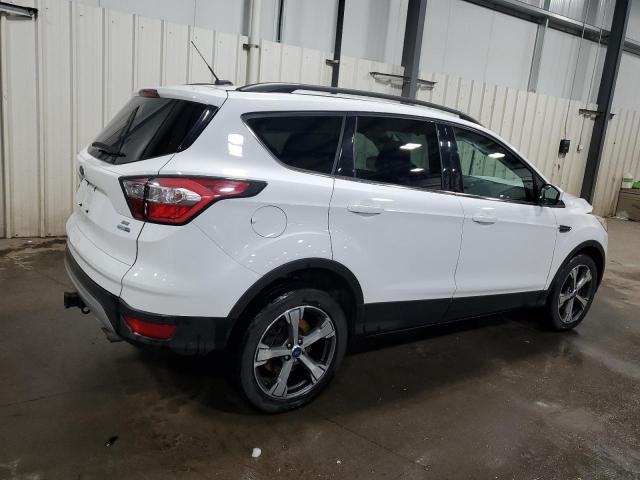 1FMCU9G97HUA94355 - 2017 FORD ESCAPE SE WHITE photo 3