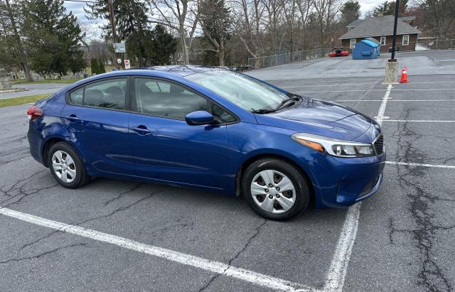 3KPFK4A75JE278490 - 2018 KIA FORTE LX BLUE photo 1