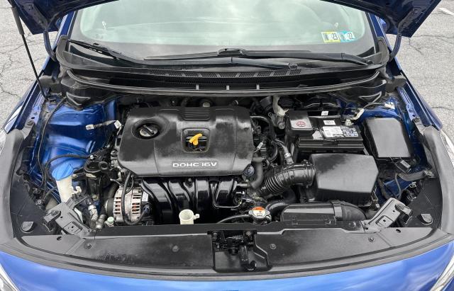 3KPFK4A75JE278490 - 2018 KIA FORTE LX BLUE photo 7