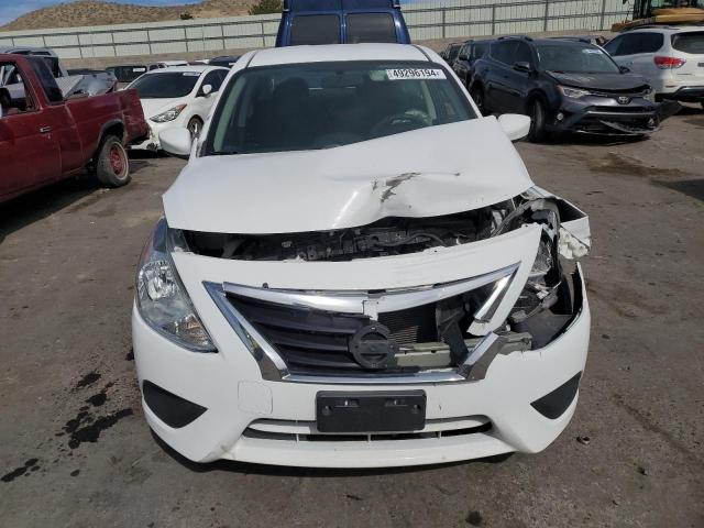 3N1CN7AP0JL809380 - 2018 NISSAN VERSA S WHITE photo 5