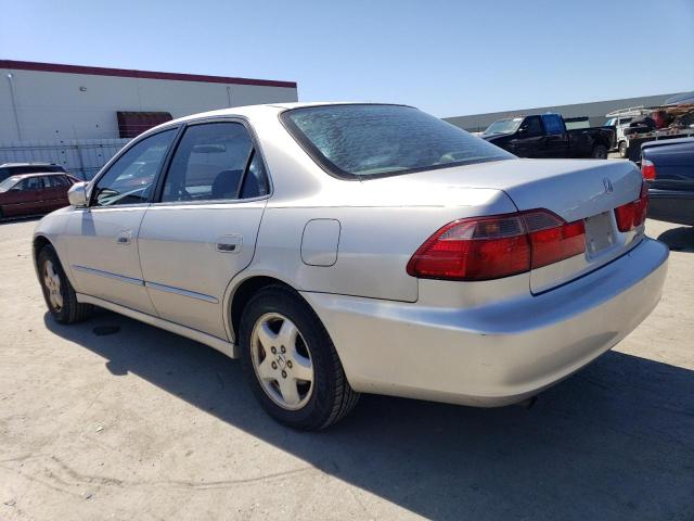 1HGCG1658WA074160 - 1998 HONDA ACCORD EX SILVER photo 2