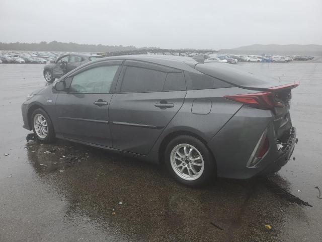 JTDKARFP7L3155551 - 2020 TOYOTA PRIUS PRIM LE GRAY photo 2