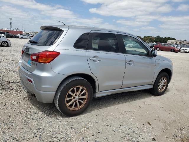 JA4AP3AU7BZ012089 - 2011 MITSUBISHI OUTLANDER ES SILVER photo 3