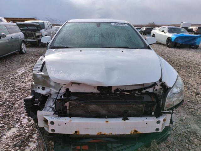 1G1ZC5E00CF384182 - 2012 CHEVROLET MALIBU 1LT WHITE photo 5