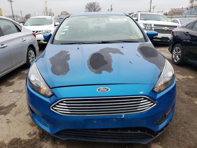 1FADP3F22GL368718 - 2016 FORD FOCUS SE BLUE photo 5