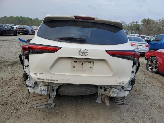 5TDGZRAH4MS042865 - 2021 TOYOTA HIGHLANDER XLE WHITE photo 6