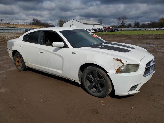 2C3CDXBG8CH219233 - 2012 DODGE CHARGER SE WHITE photo 4