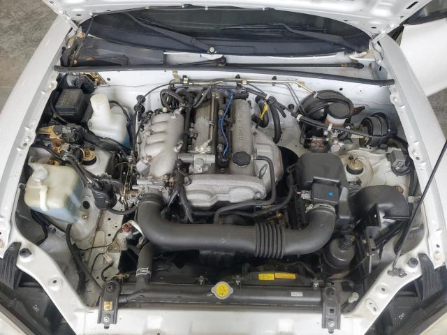 JM1NB353520229278 - 2002 MAZDA MX-5 MIATA BASE WHITE photo 11