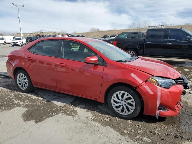 2T1BURHE3JC024057 - 2018 TOYOTA COROLLA L RED photo 4