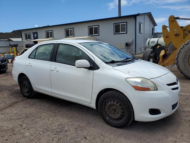 JTDBT923371059253 - 2007 TOYOTA YARIS WHITE photo 4