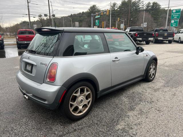 WMWRE33434TD88354 - 2004 MINI COOPER S SILVER photo 4