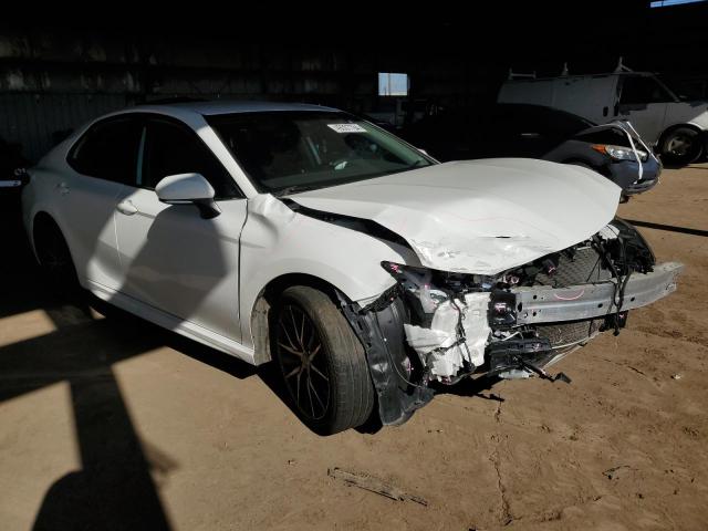 4T1G11AK0NU694279 - 2022 TOYOTA CAMRY SE WHITE photo 4