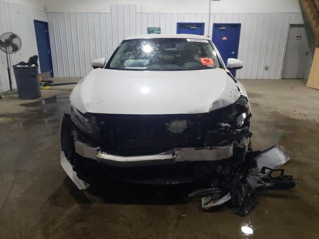 JHMZC5F11MC000233 - 2021 HONDA CLARITY WHITE photo 5