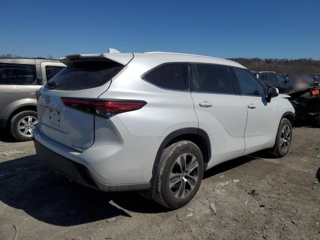 5TDGZRBH7NS592576 - 2022 TOYOTA HIGHLANDER XLE 白色 照片 3