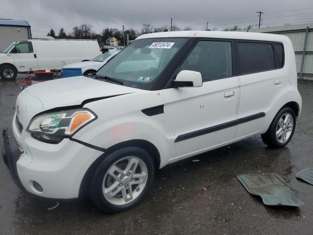 KNDJT2A2XA7138290 - 2010 KIA SOUL + WHITE photo 1