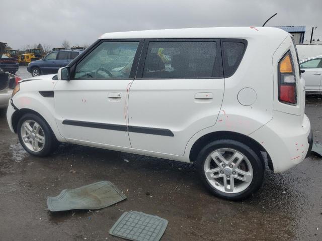 KNDJT2A2XA7138290 - 2010 KIA SOUL + WHITE photo 2