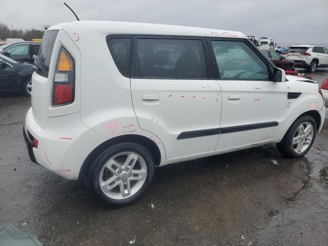 KNDJT2A2XA7138290 - 2010 KIA SOUL + WHITE photo 3