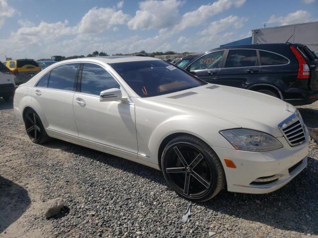 WDDNG7BB7BA361723 - 2011 MERCEDES-BENZ S 550 WHITE photo 4