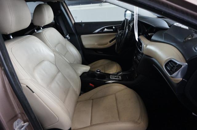 SJKCH5CR6HA023217 - 2017 INFINITI QX30 BASE PINK photo 5