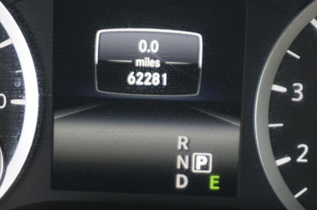 SJKCH5CR6HA023217 - 2017 INFINITI QX30 BASE PINK photo 8