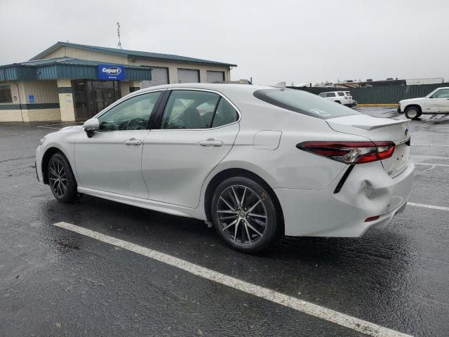 4T1T11BK7PU086811 - 2023 TOYOTA CAMRY SE NIGHT SHADE WHITE photo 2