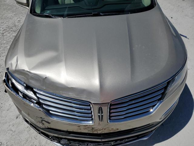5LMCJ2C94HUL55315 - 2017 LINCOLN MKC SELECT BEIGE photo 12
