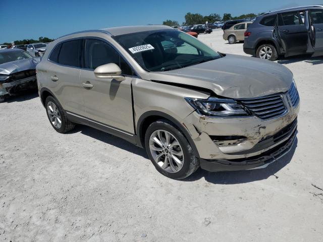 5LMCJ2C94HUL55315 - 2017 LINCOLN MKC SELECT BEIGE photo 4