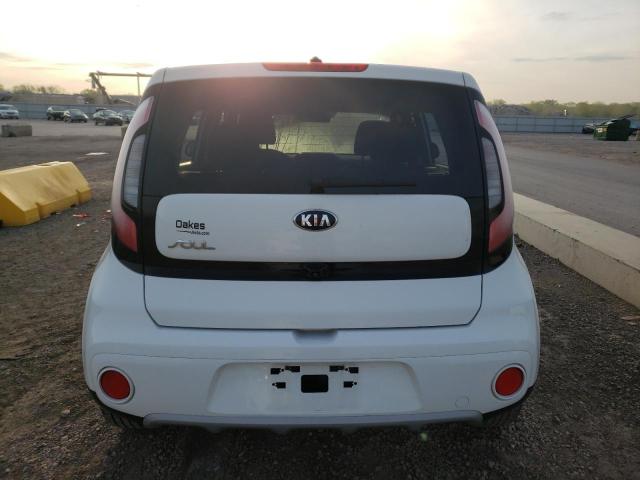 KNDJP3A58K7677559 - 2019 KIA SOUL + WHITE photo 6