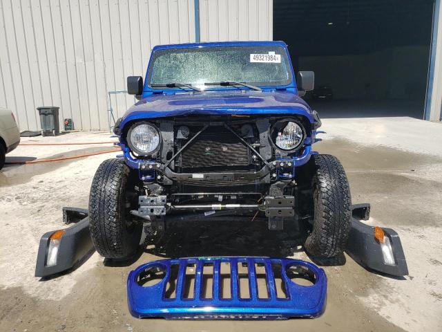 1C4GJXAN8JW264726 - 2018 JEEP WRANGLER SPORT BLUE photo 5